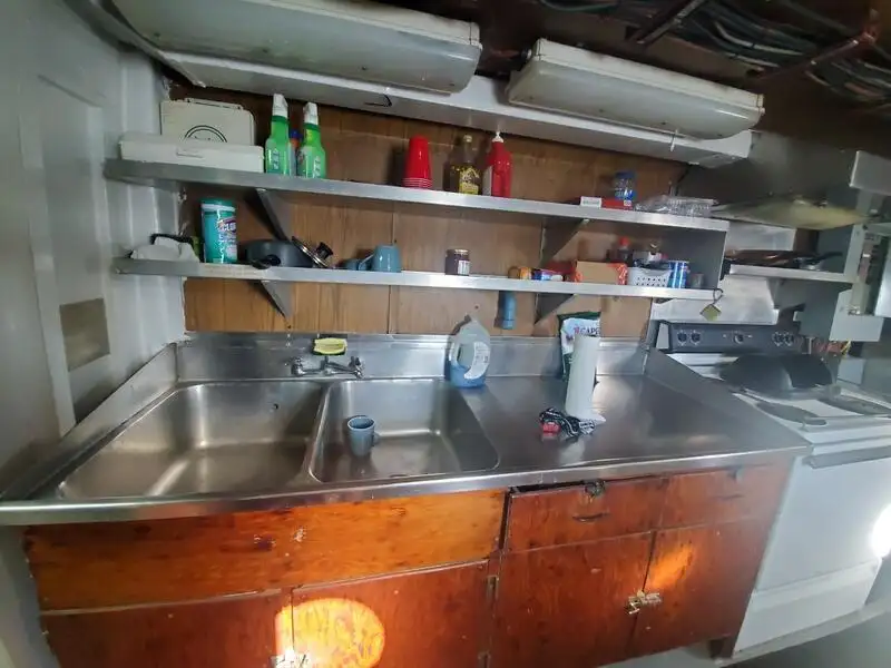 Kapal pendaratan, tangki keur dijual