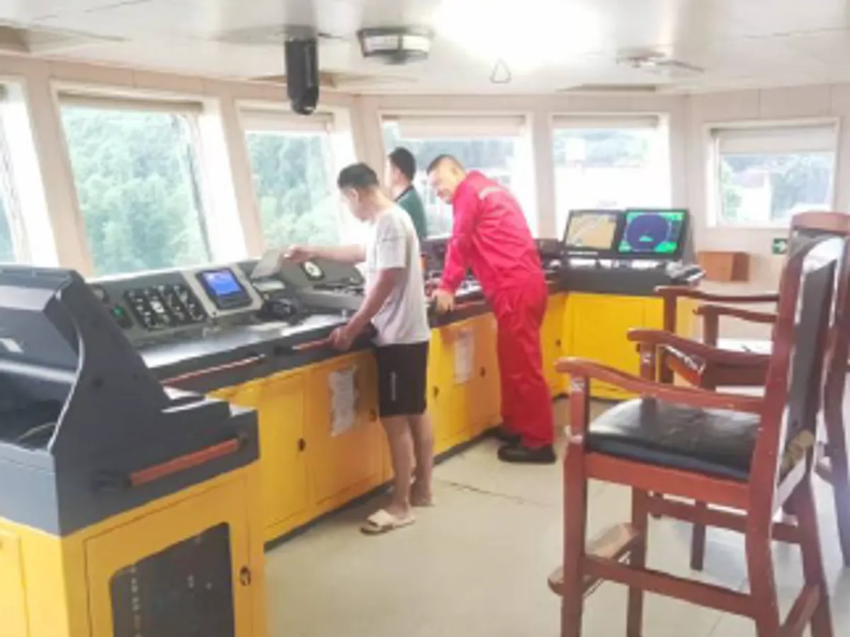 Kapal Penarik Jangkar (AHTS) keur dijual