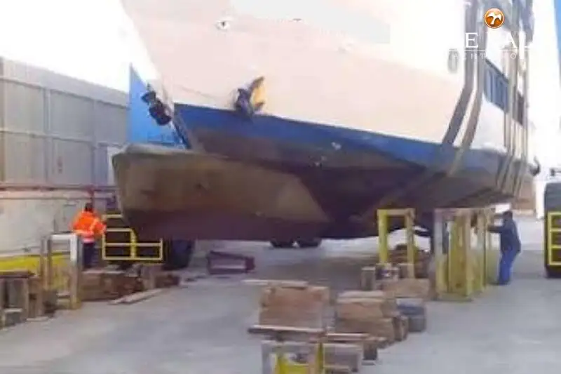 Kapal fery keur dijual