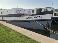 Kapal pangangkut barang curah keur dijual