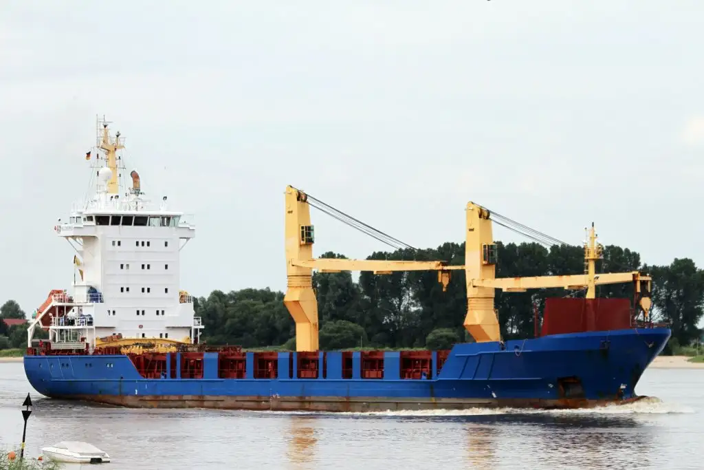 Kapal pangangkut barang curah keur dijual