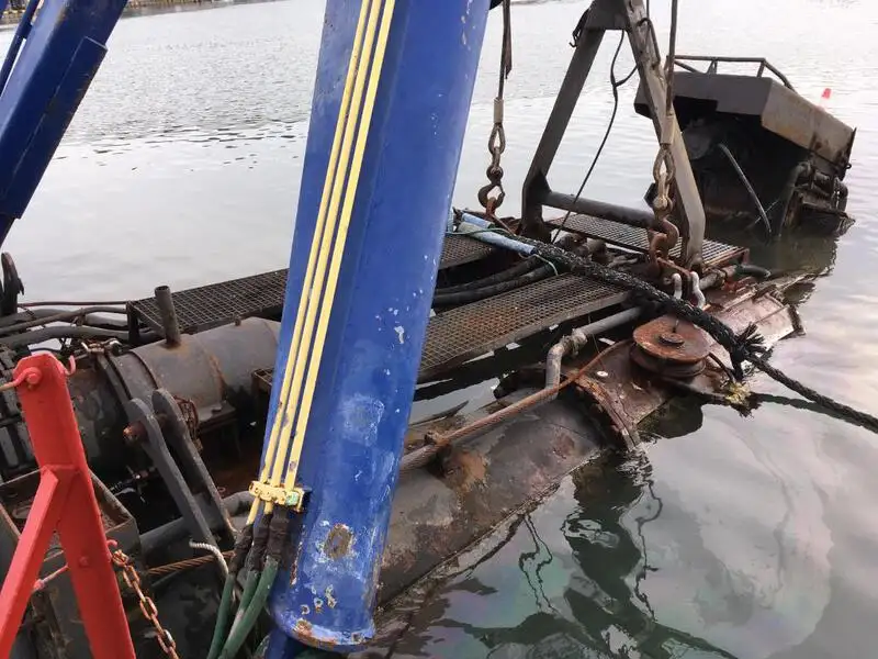 Kapal keruk keur dijual