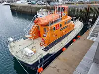 Kapal penyelamat keur dijual