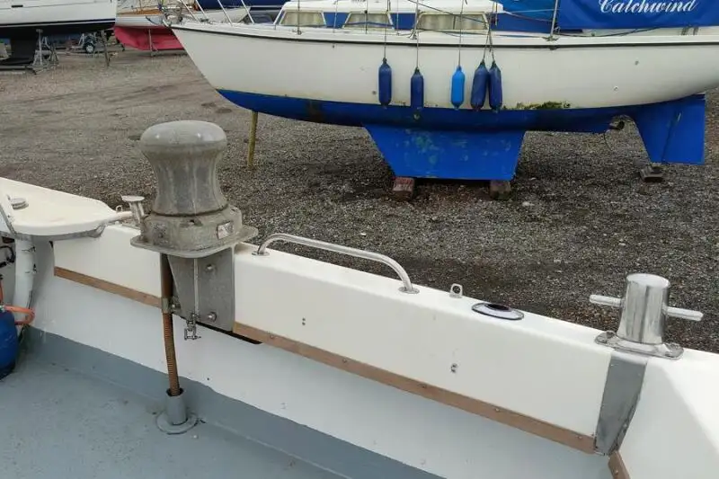 Kapal kerja keur dijual
