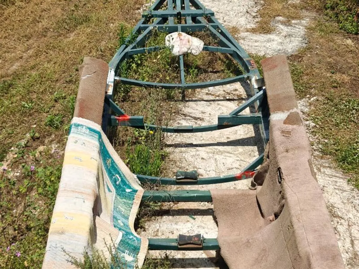 Kapal kerja keur dijual