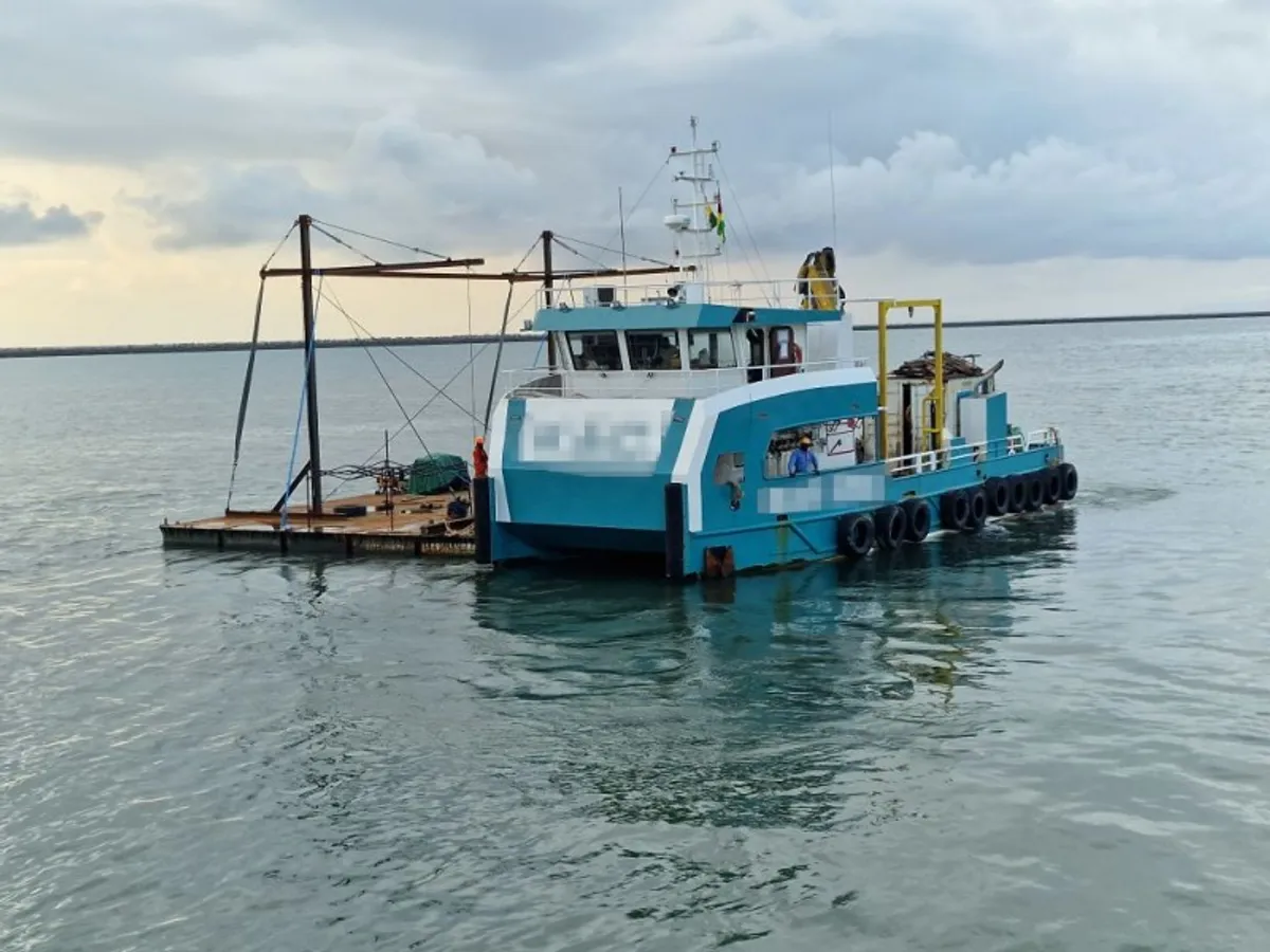 Kapal kerja keur dijual