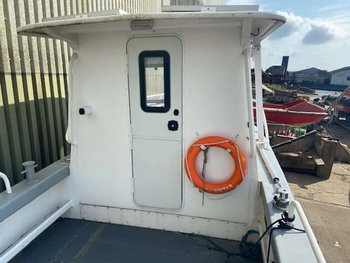 Kapal kerja keur dijual