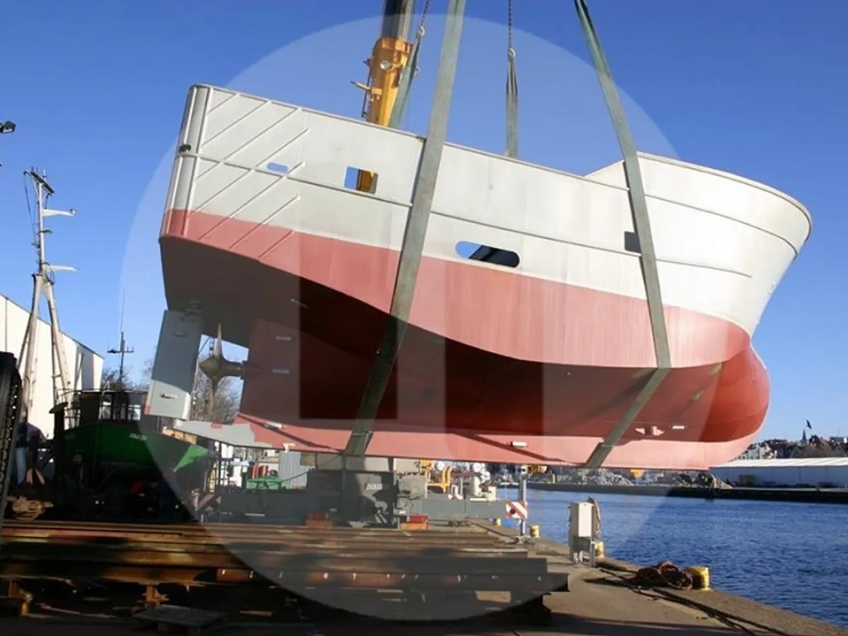 Kapal pangangkut lauk hirup keur dijual