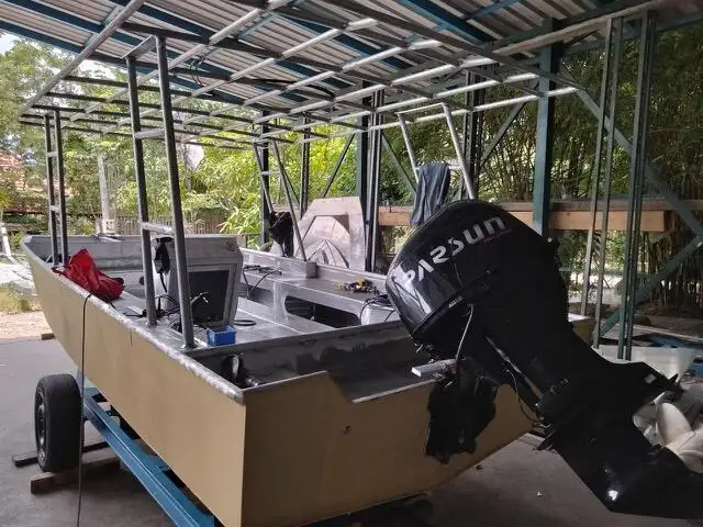 Kapal kerja keur dijual