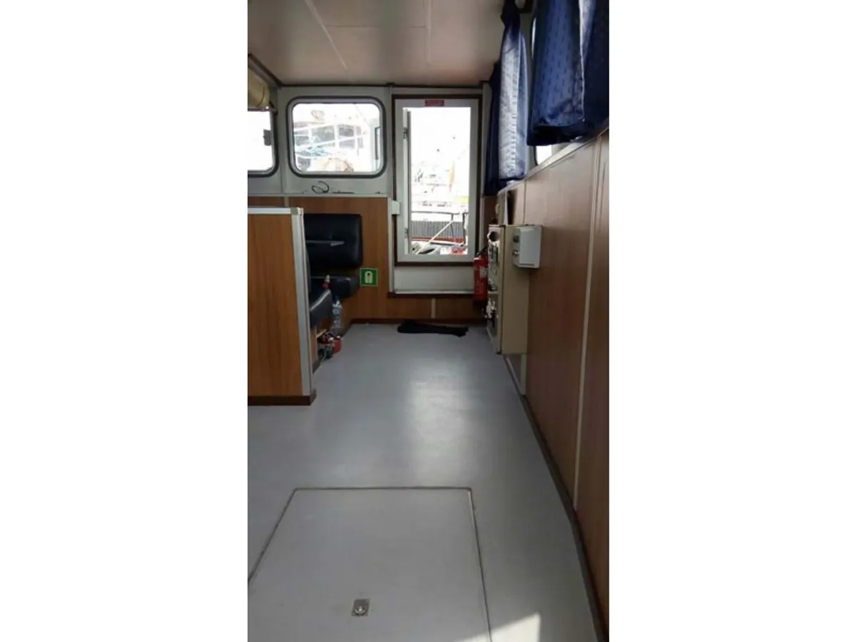 Kapal kerja keur dijual