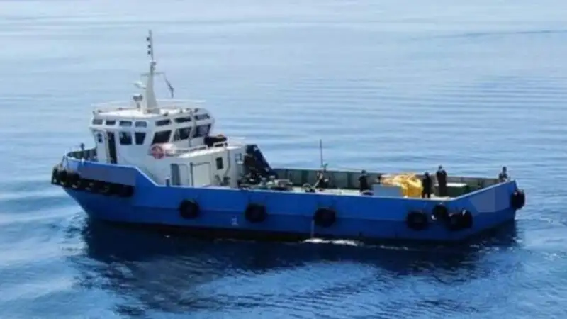 Kapal penarik keur dijual