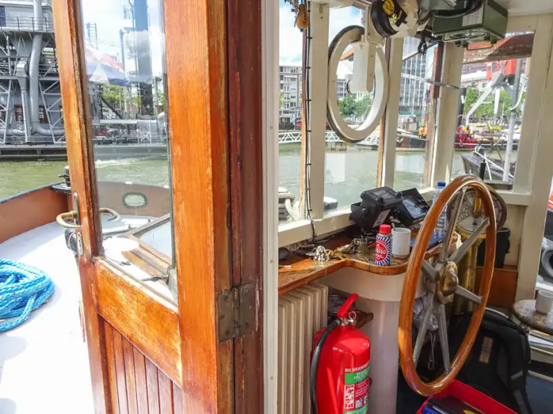 Kapal penarik keur dijual