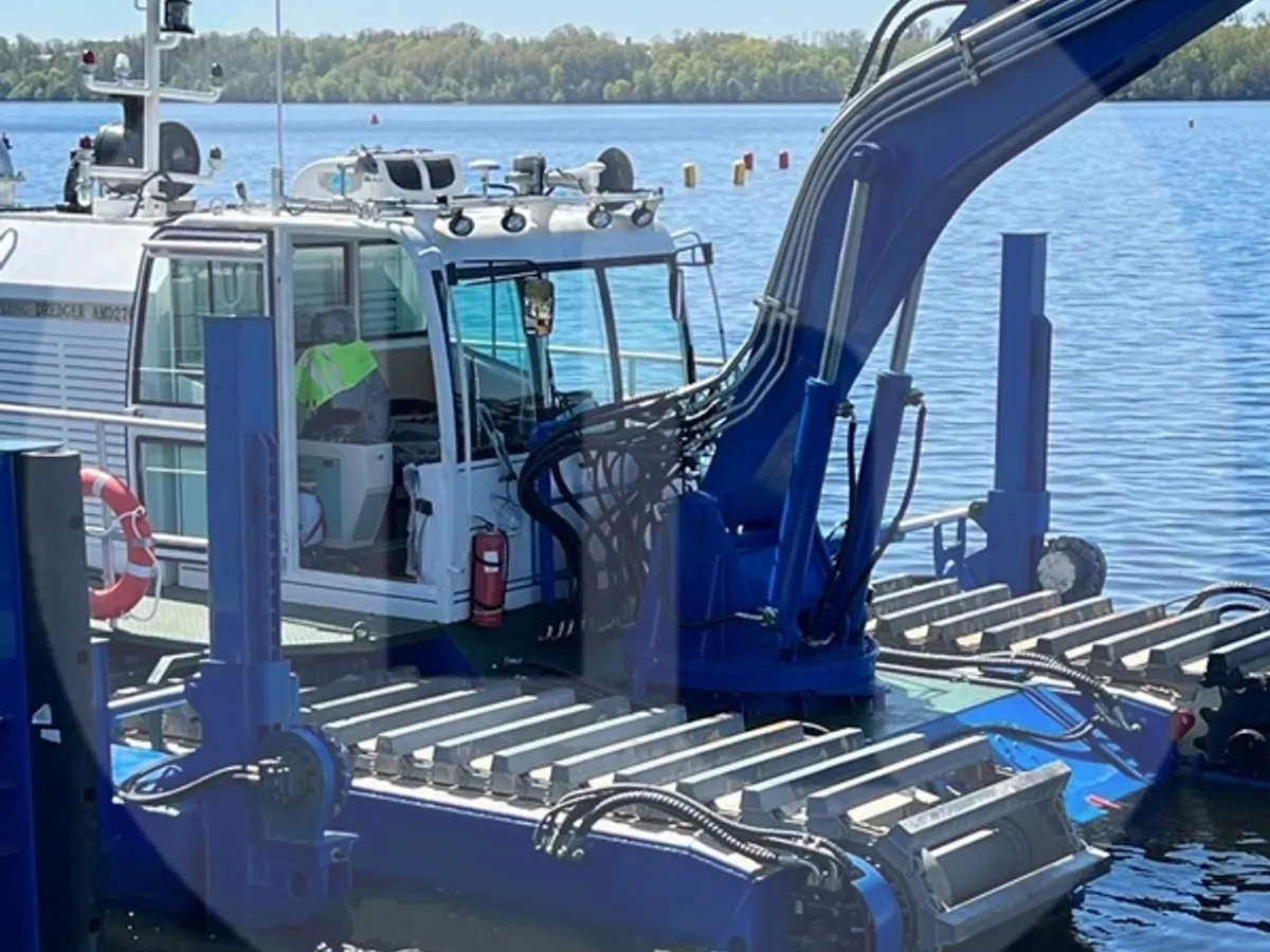 Kapal kerja keur dijual