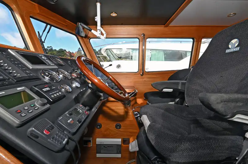 Kapal kerja keur dijual