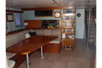 Kapal pesiar keur dijual