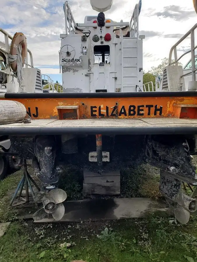 Kapal kerja keur dijual
