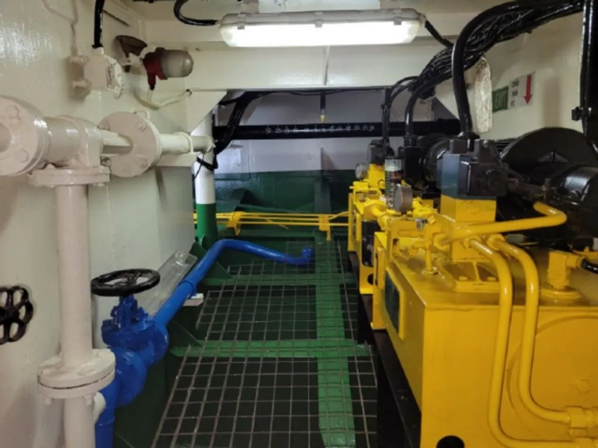 Kapal pasokan keur dijual