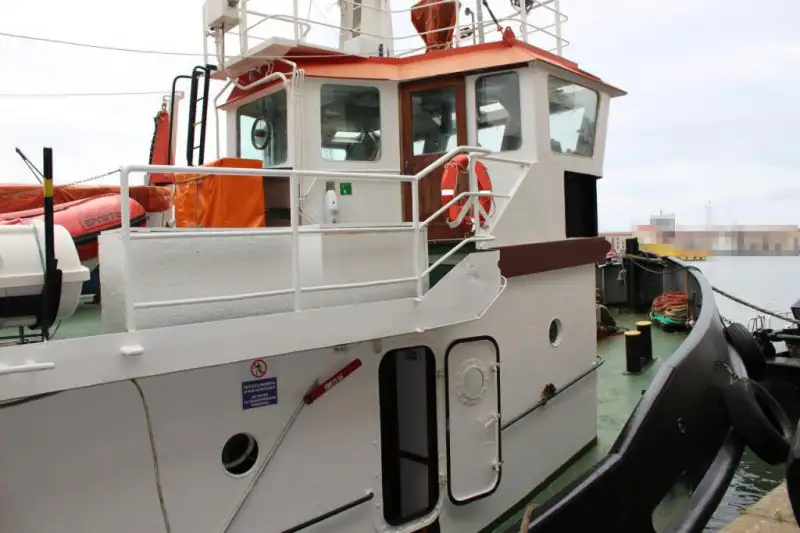 Kapal penarik keur dijual