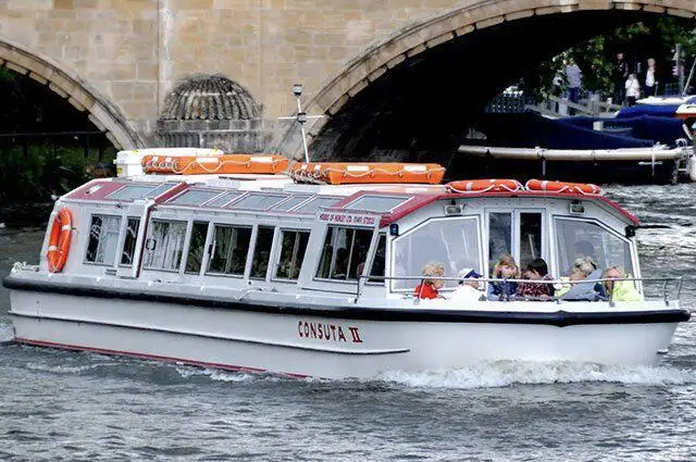 Kapal pesiar keur dijual