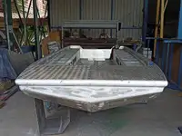 Kapal kerja keur dijual