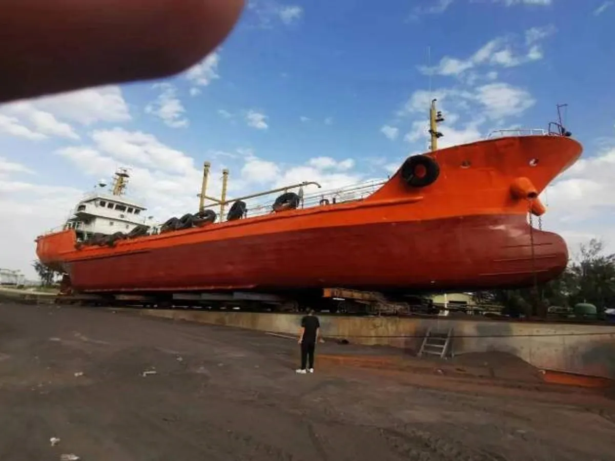 Kapal tangki minyak/bahan kimia keur dijual