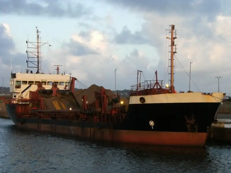 Kapal keruk keur dijual