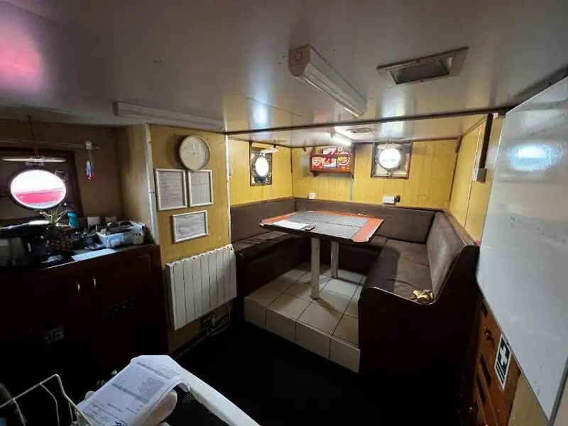 Kapal penarik keur dijual