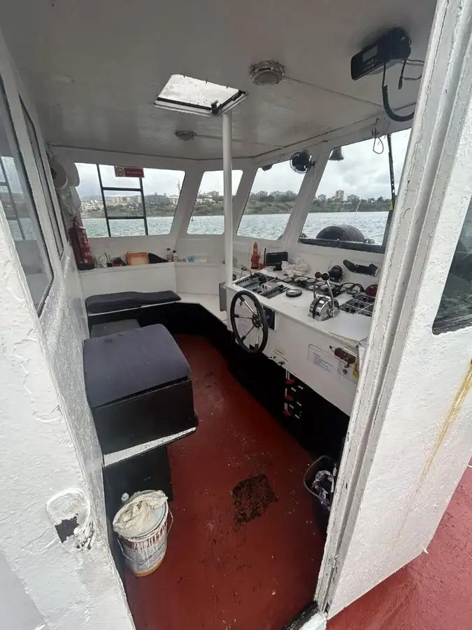 Kapal kerja keur dijual