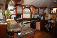 Kapal pesiar keur dijual