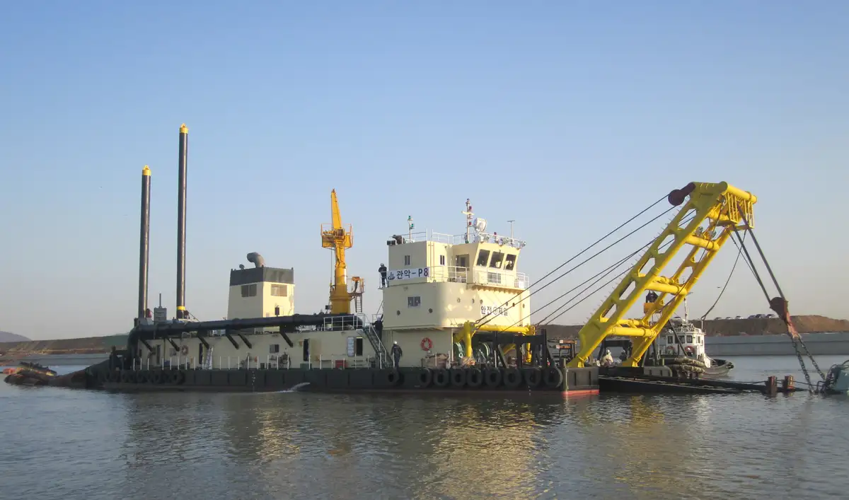 Kapal keruk keur dijual