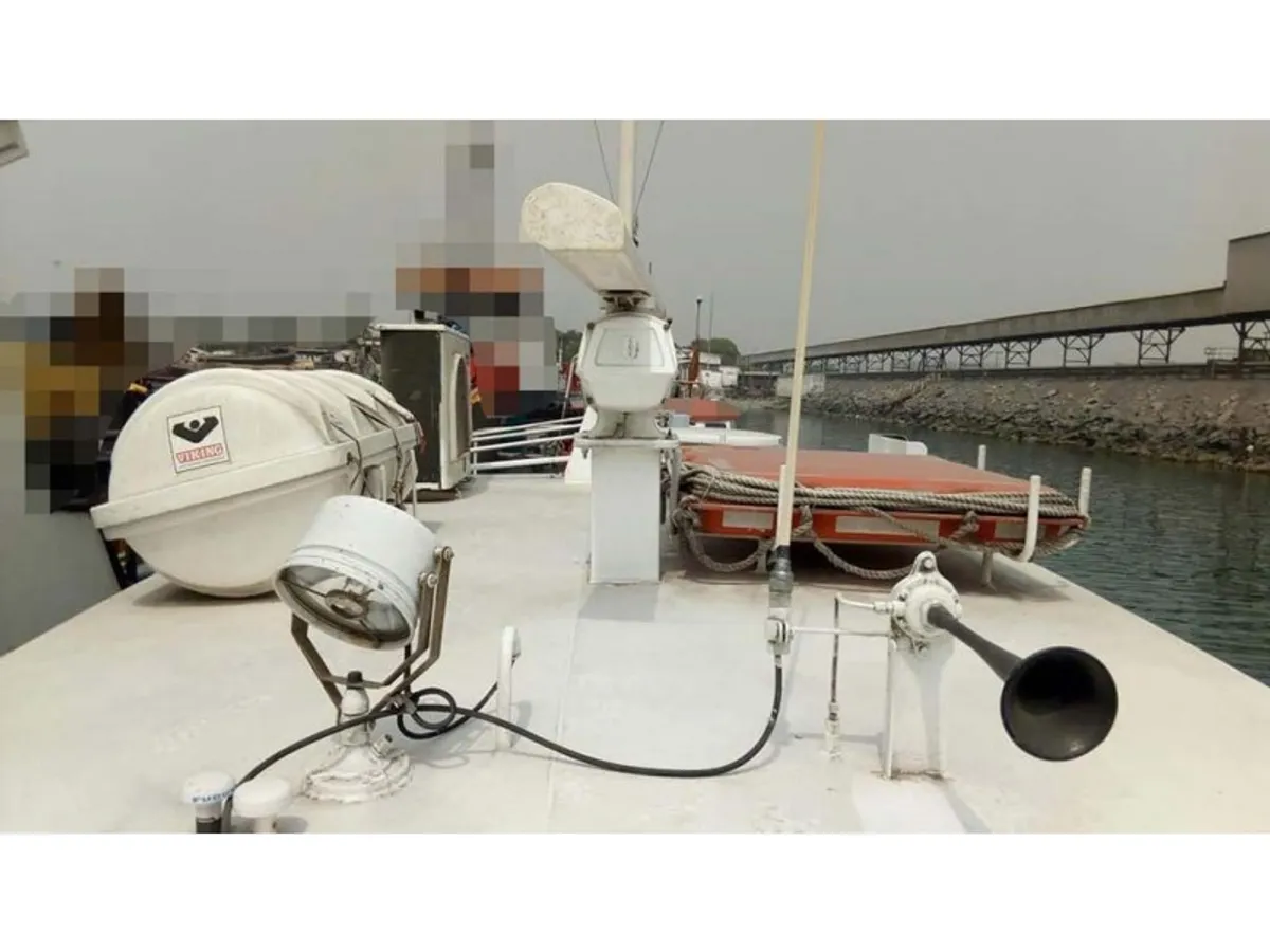 Kapal kerja keur dijual