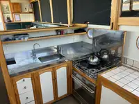 Kapal pesiar keur dijual