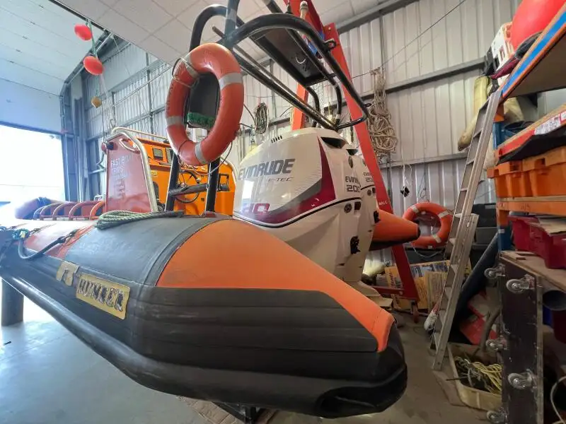 Kapal kerja keur dijual