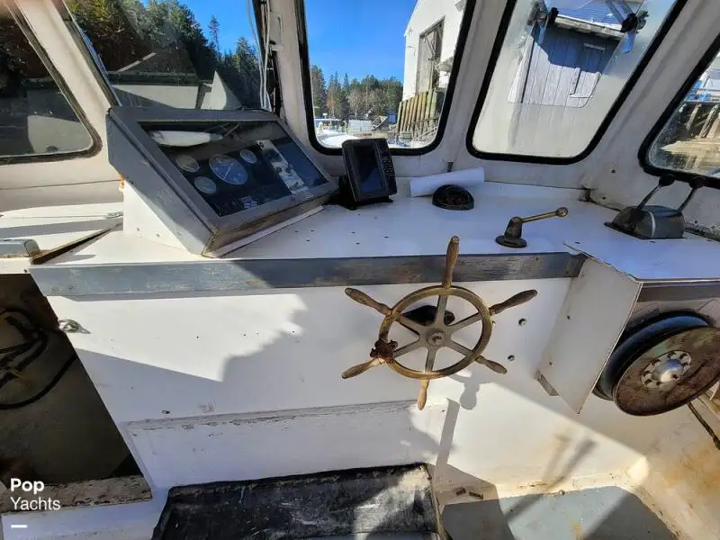 Kapal pangolahan lautan keur dijual