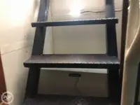 Kapal pasokan keur dijual