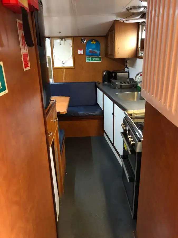 Kapal penarik keur dijual