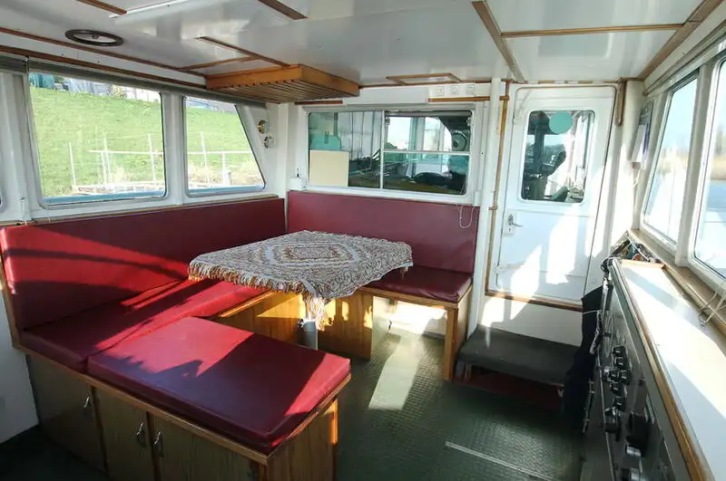 Kapal pesiar keur dijual
