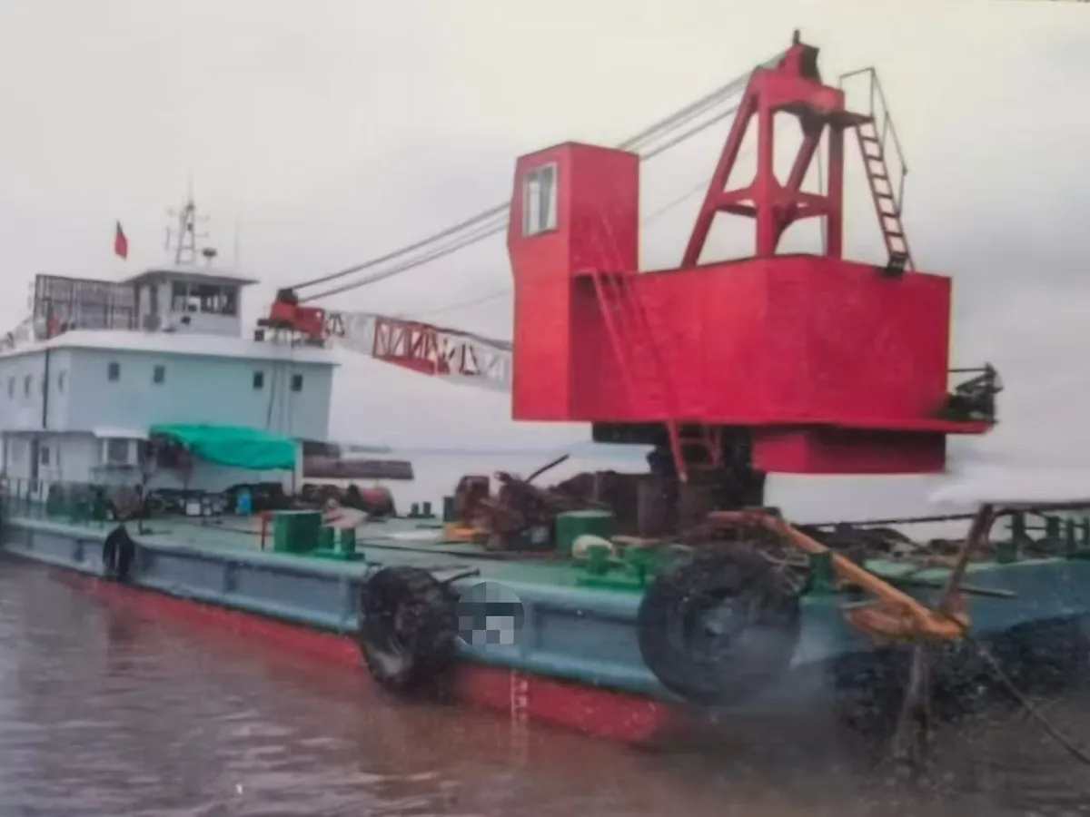 Kapal keruk keur dijual
