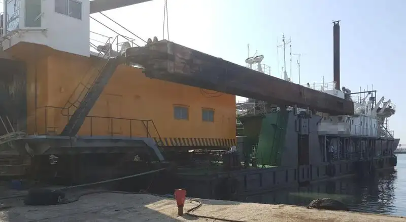 Kapal keruk keur dijual