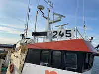 Kapal pangangkut barang curah keur dijual