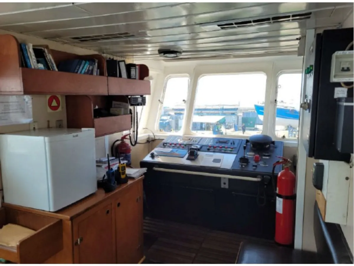 Kapal pasokan keur dijual