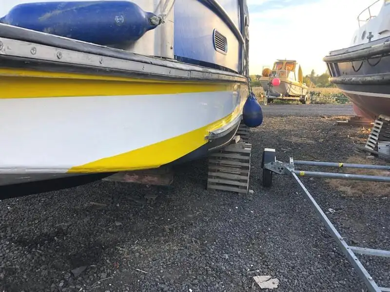 Kapal fery keur dijual