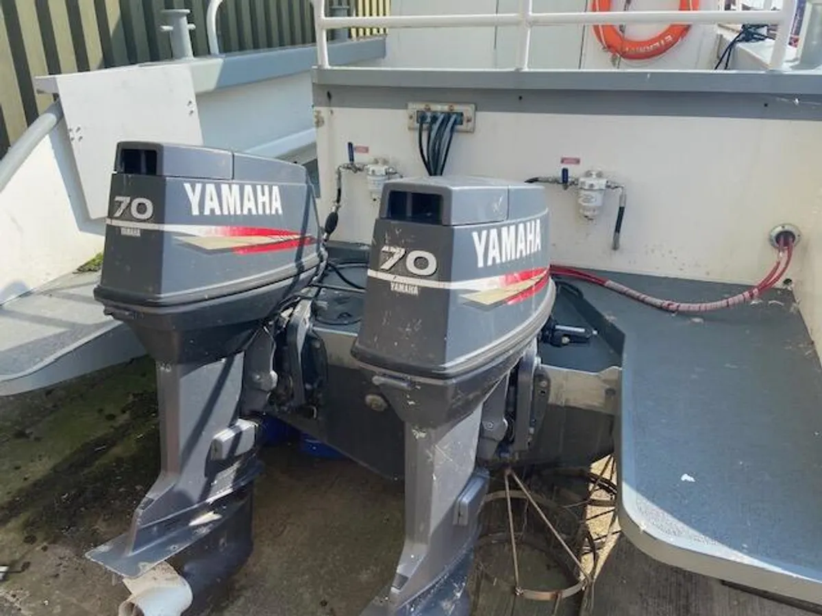 Kapal kerja keur dijual