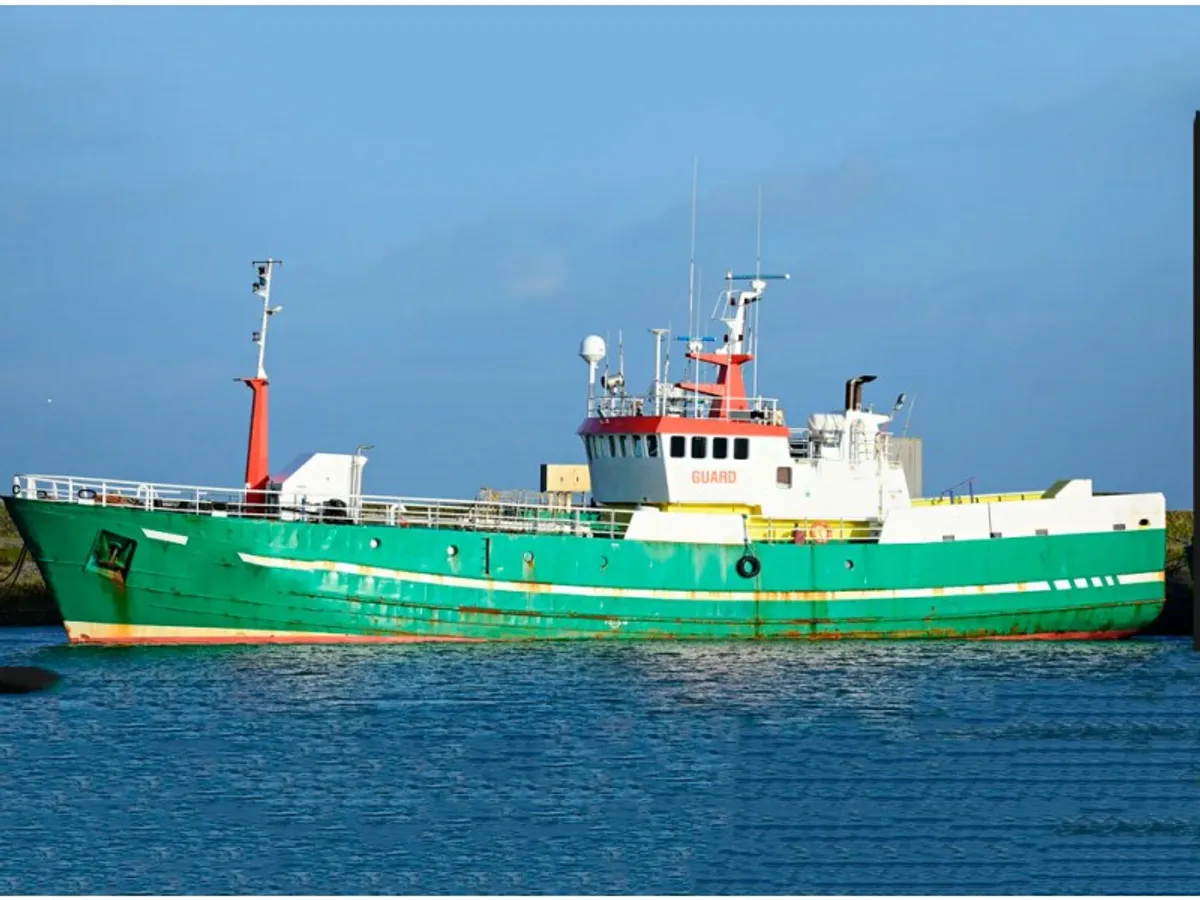 Kapal pasokan keur dijual