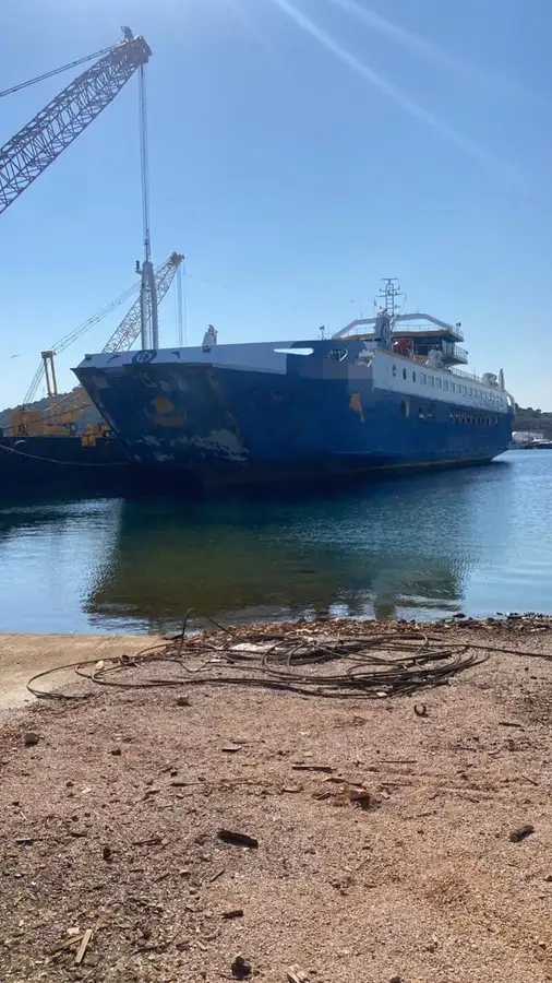 Kapal fery keur dijual