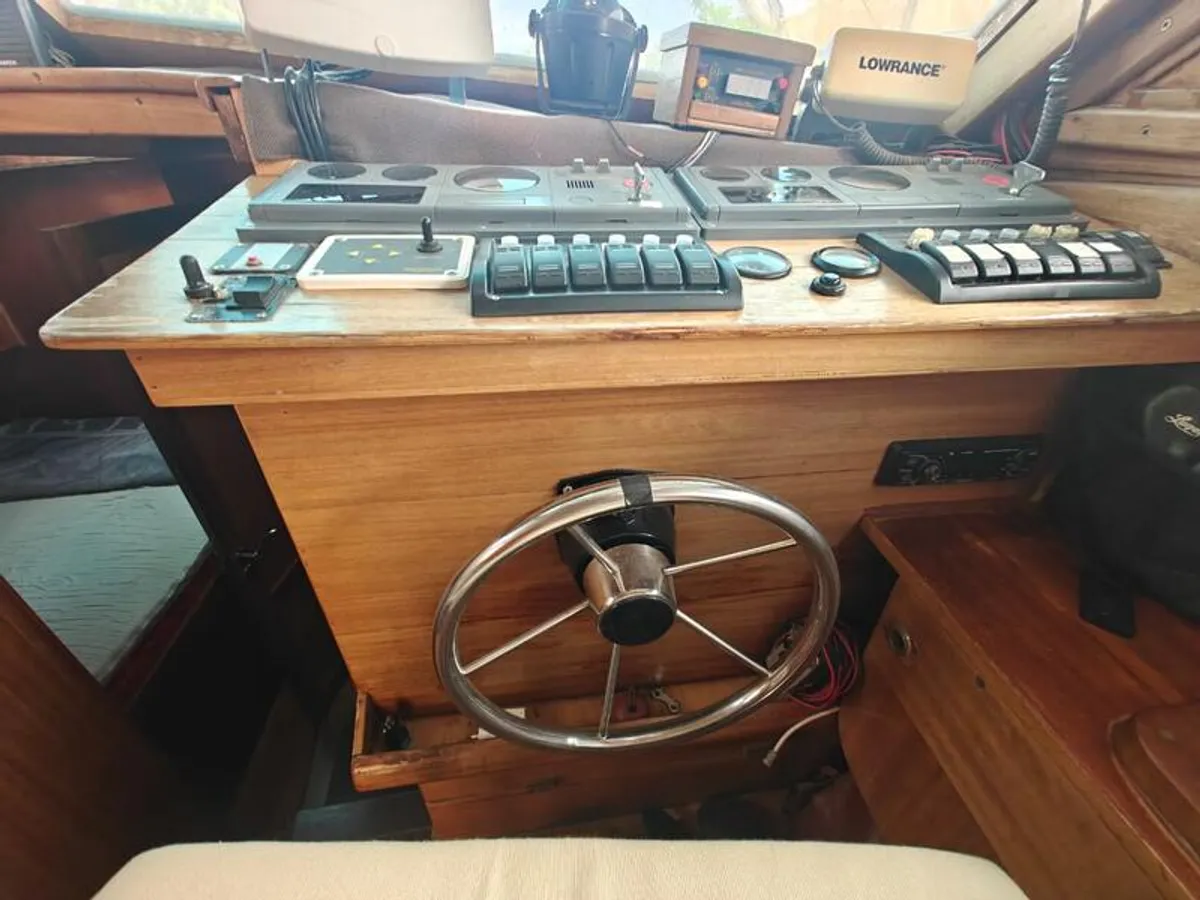 Kapal kerja keur dijual