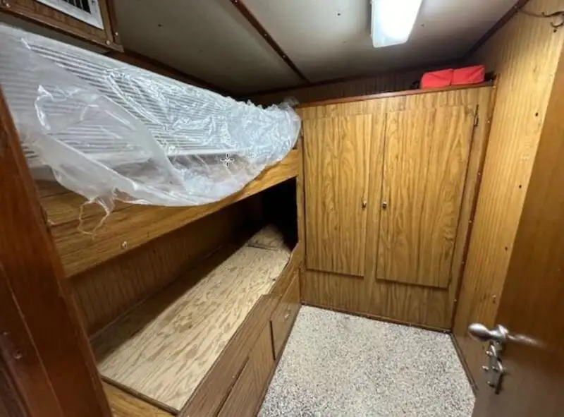 Kapal kru keur dijual
