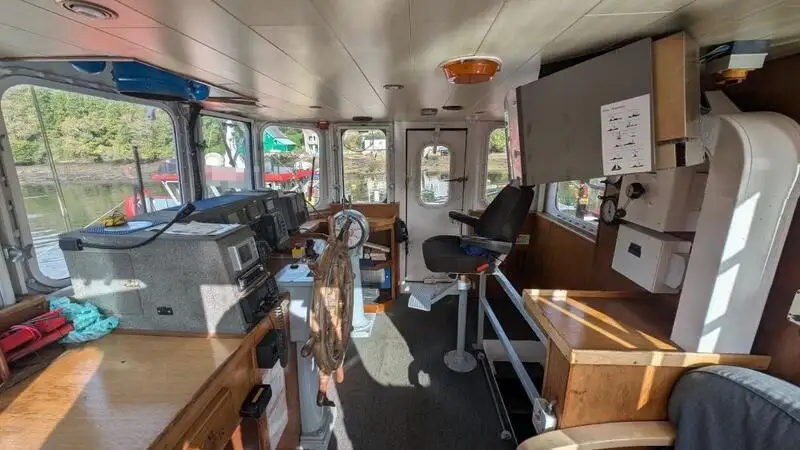 Kapal survei keur dijual