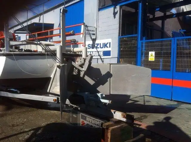 Kapal kerja keur dijual