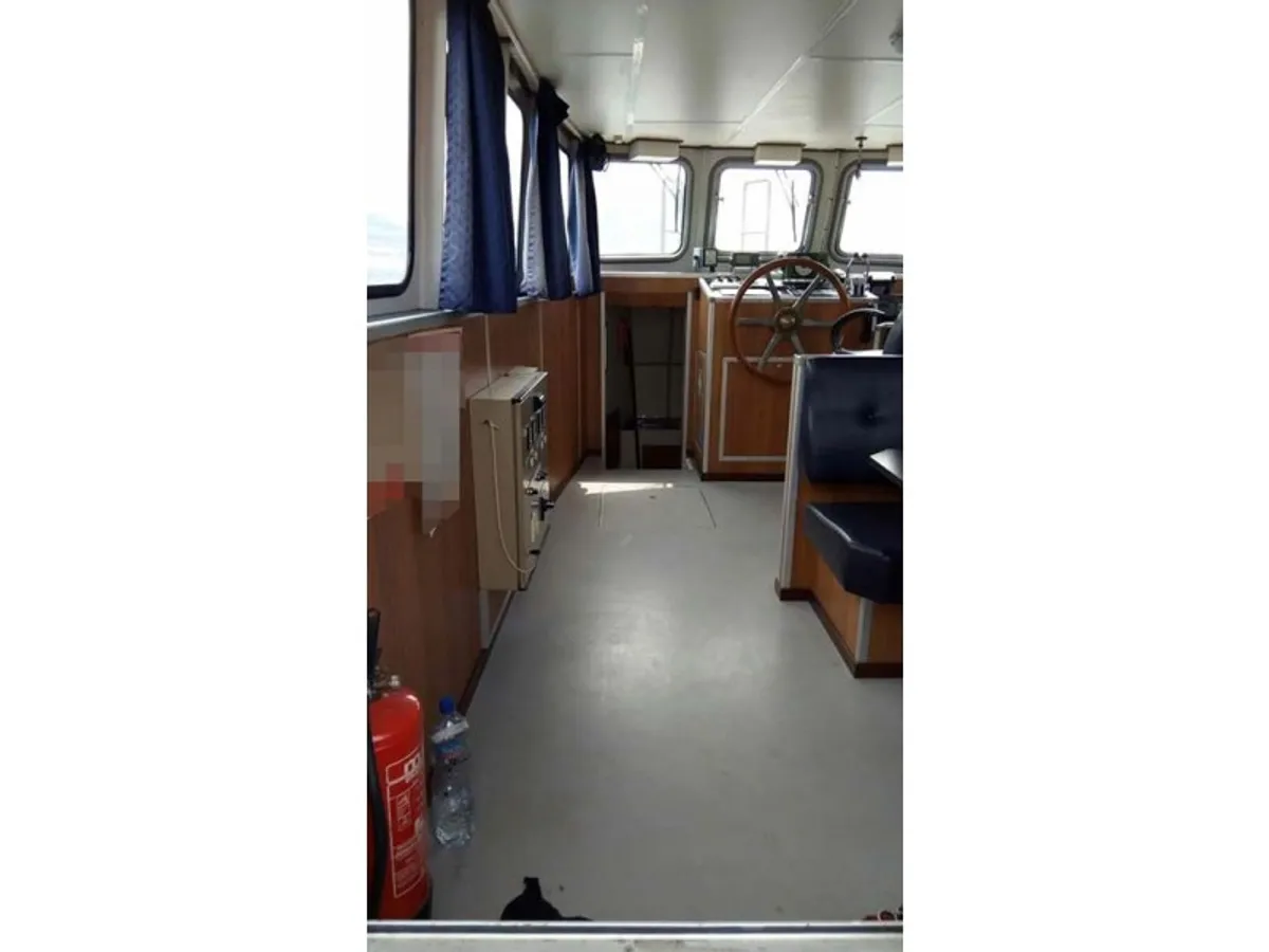 Kapal kerja keur dijual